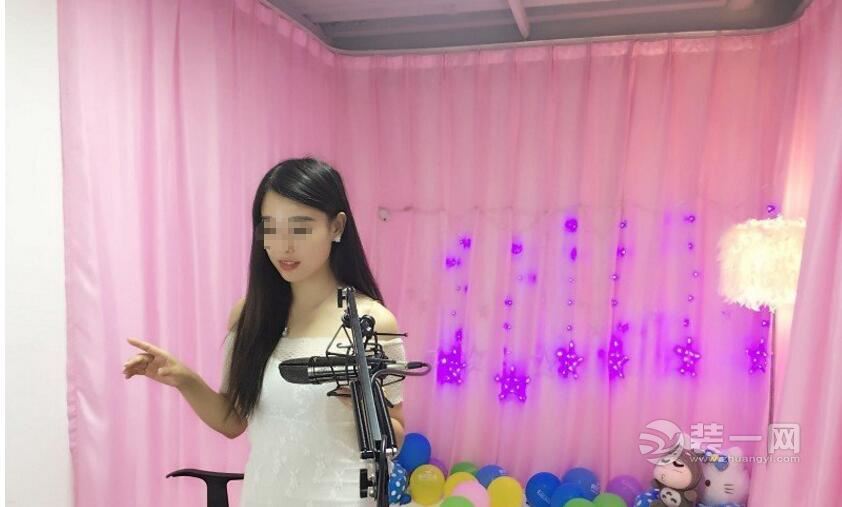 揭秘现实版网络女主播工作环境 直播间装修设